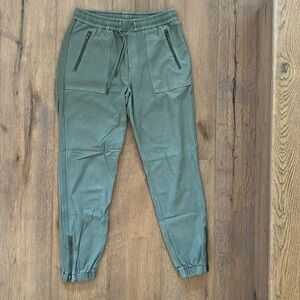 Athleta Trekkie North Jogger, Arbor Olive, Size 4